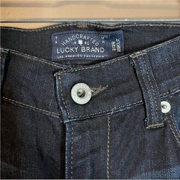 Lucky brand Brooke skinny jeans. Dark wash - Picture 3 of 15